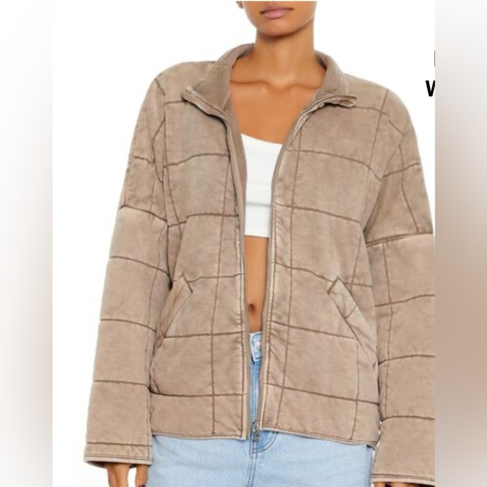 LAST ONE - 🥰 NWT FOREVER 21 QUILTED ZIP UP JACKET